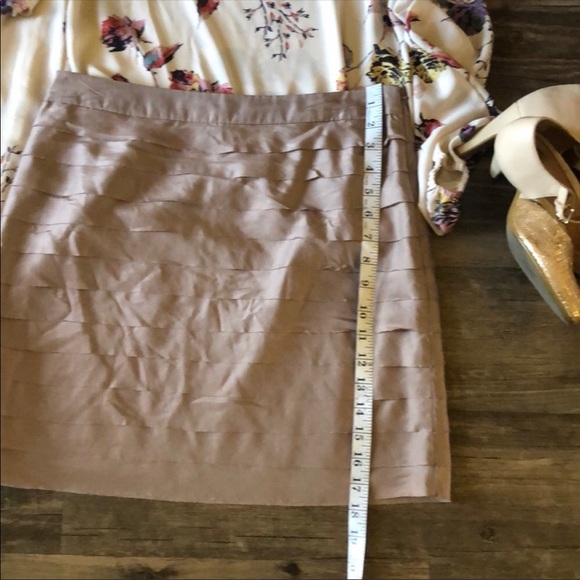 Ann Taylor Loft Silk Tiered Blush Skirt size 6P - Picture 8 of 8